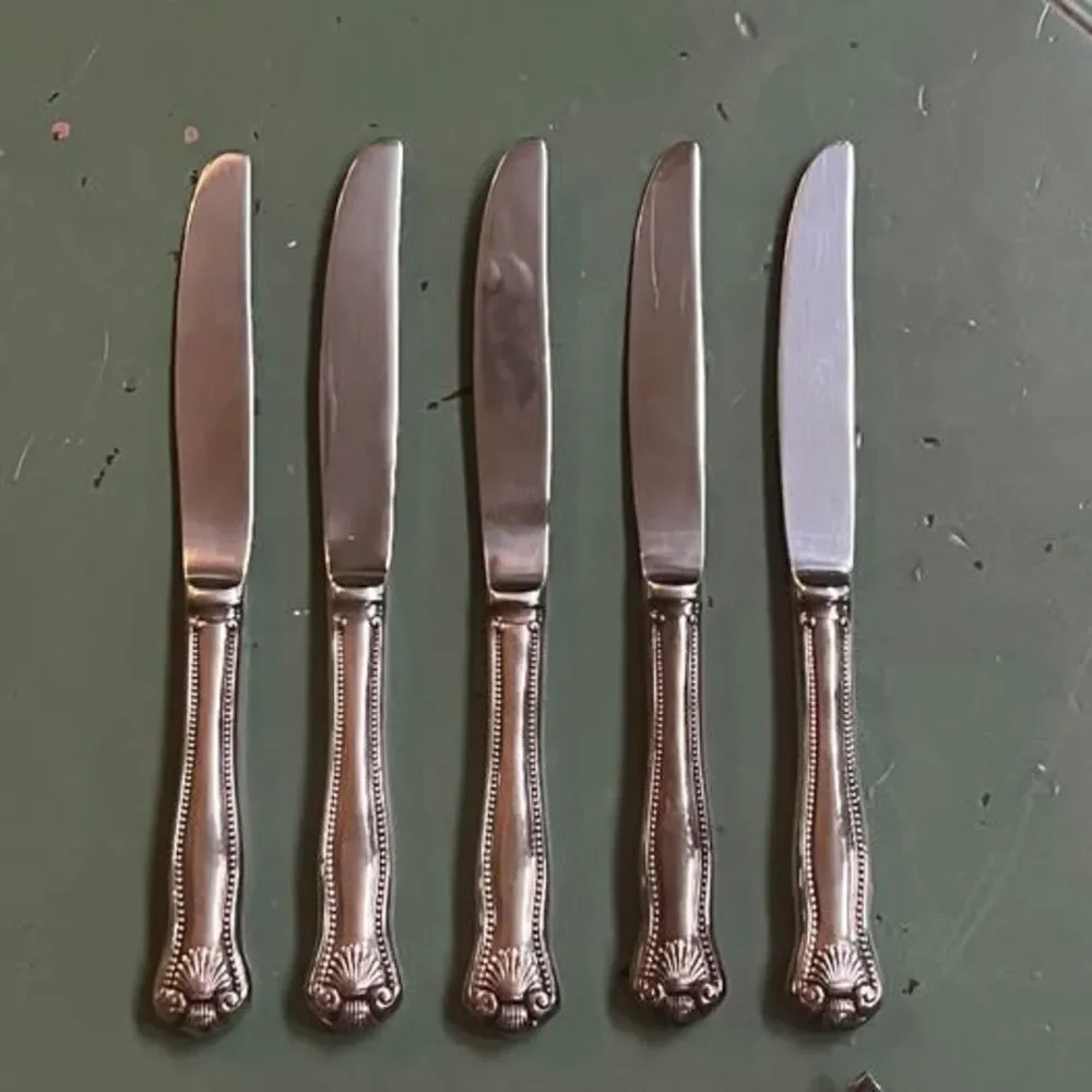 Unbranded elegant silver